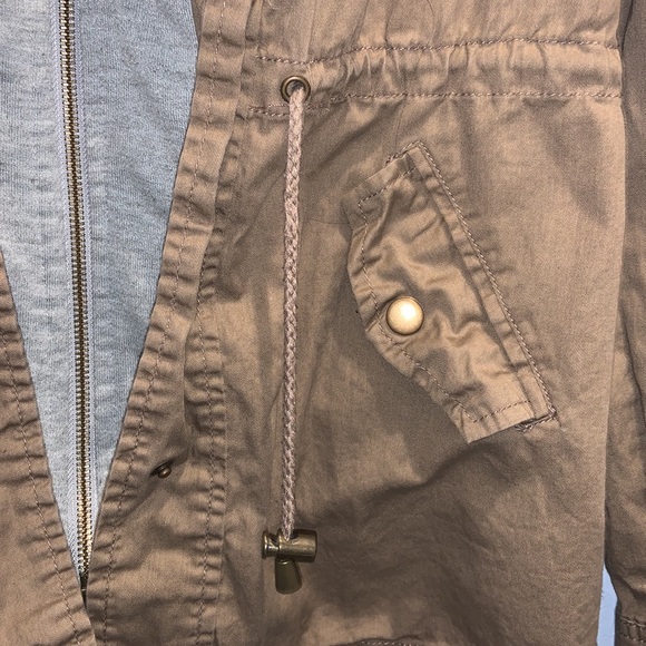 Light Jacket - Picture 4 of 6